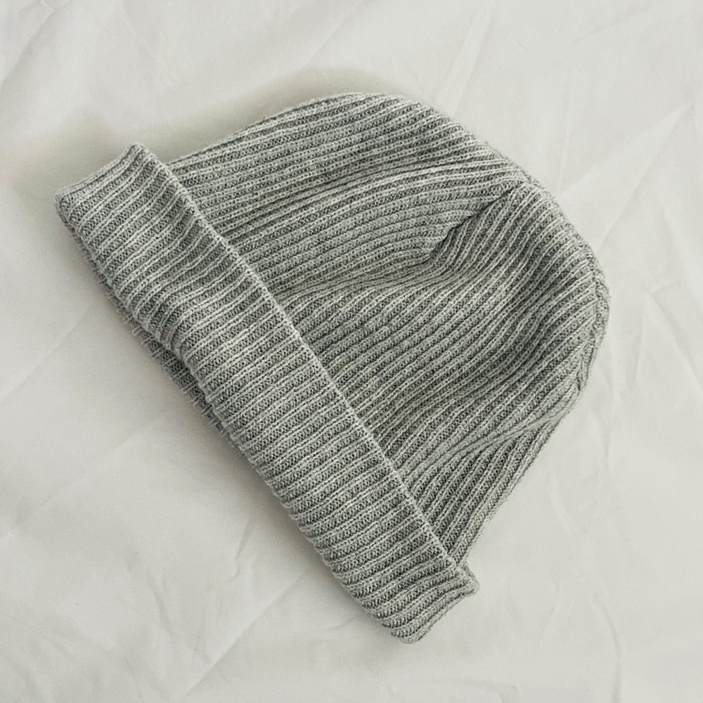 Vintage thick beanie. ( No tags ) .
Great condition.
Bin A
